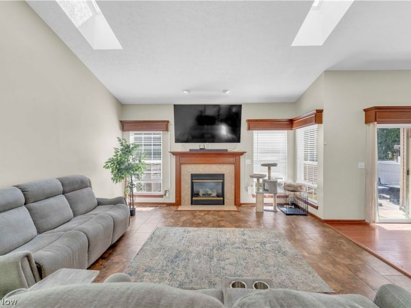 4201 Brooks Court , Lorain, OH 44053 Photo 4
