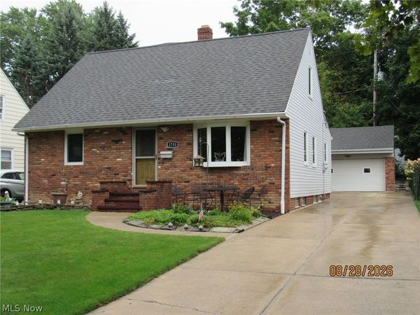 1733 E 238th Street , Euclid, OH 44117