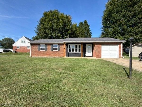 308 Snearly Drive , Marietta, OH 45750