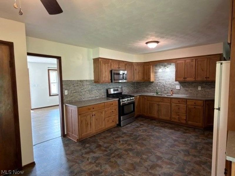 308 Snearly Drive, Marietta, OH 45750 Photo 14