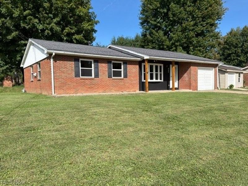 308 Snearly Drive, Marietta, OH 45750 Photo 2