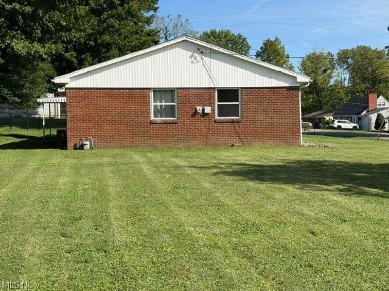308 Snearly Drive, Marietta, OH 45750 Photo 4