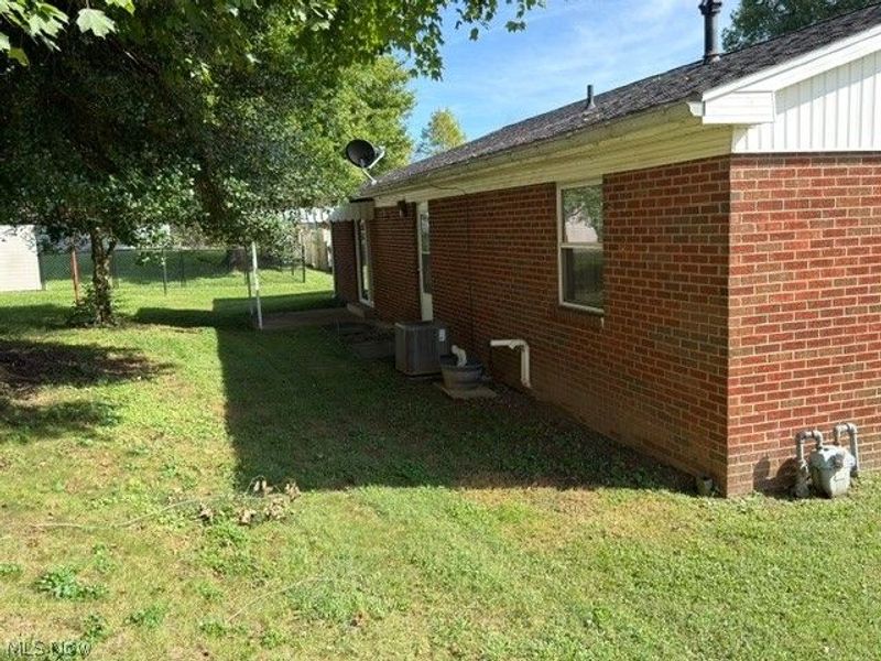 308 Snearly Drive, Marietta, OH 45750 Photo 5