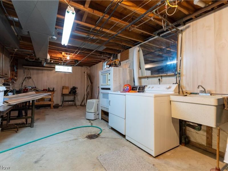 517 Winston Avenue NE, North Canton, OH 44720 Photo 33