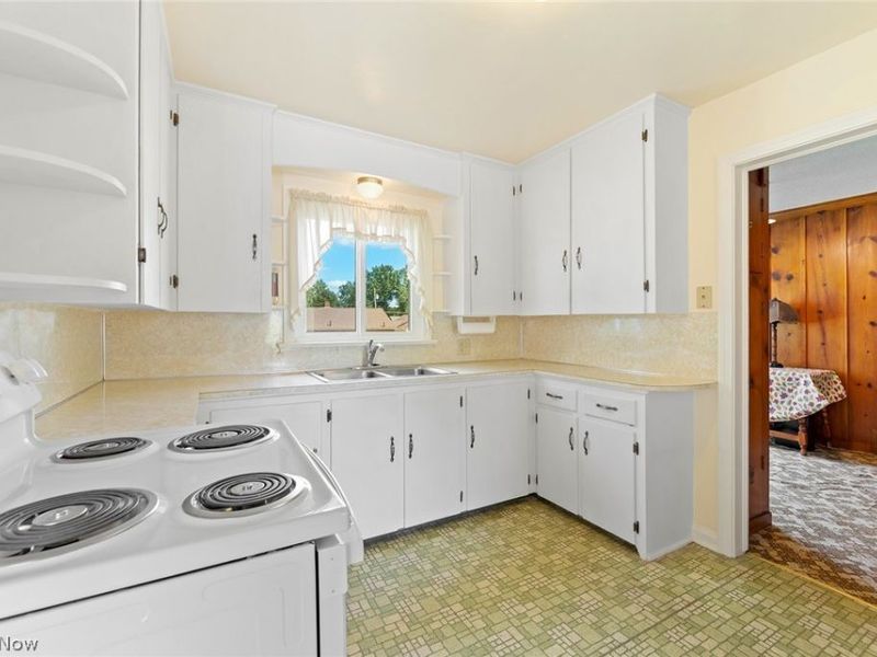 691 E Ford Avenue, Barberton, OH 44203 Photo 10