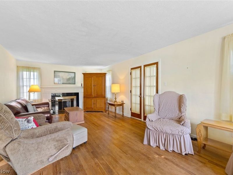 691 E Ford Avenue, Barberton, OH 44203 Photo 2