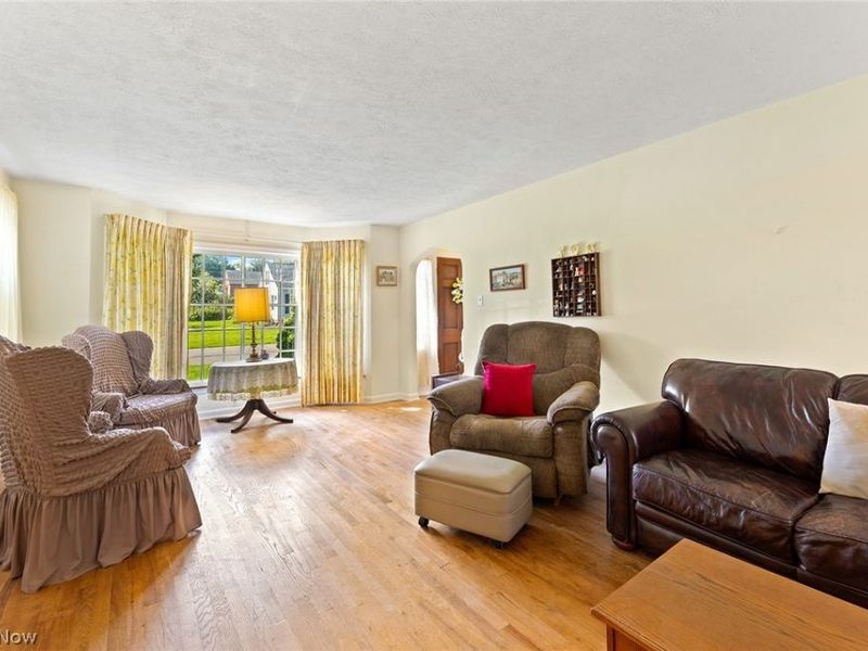 691 E Ford Avenue, Barberton, OH 44203 Photo 4