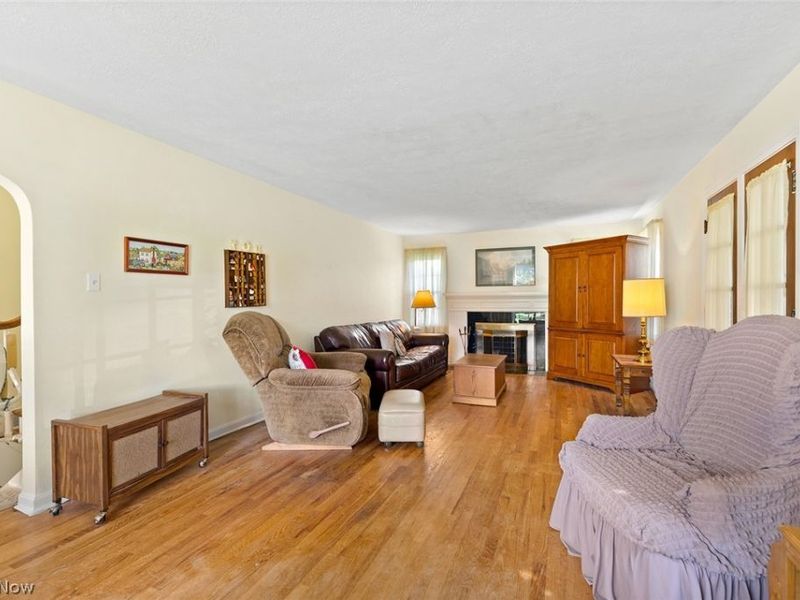 691 E Ford Avenue, Barberton, OH 44203 Photo 5