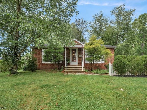 755 W Glendale Street , Bedford, OH 44146