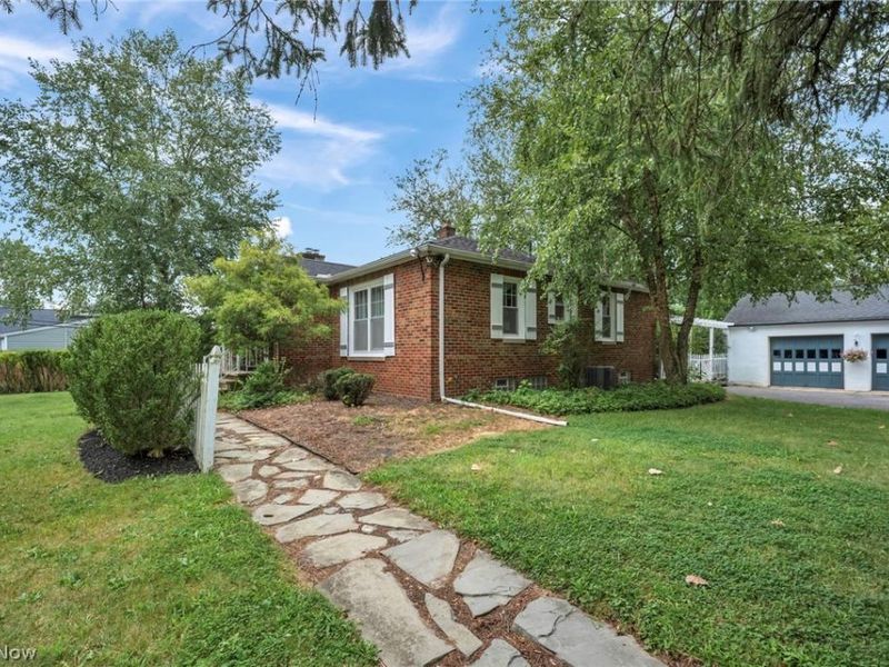 755 W Glendale Street , Bedford, OH 44146 Photo 2