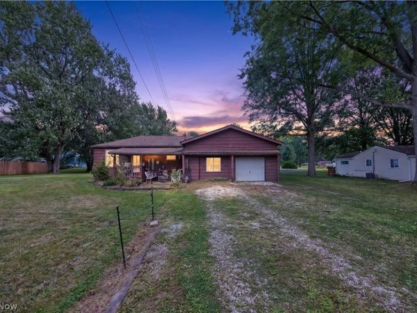 3284 Klages Boulevard , Tallmadge, OH 44278