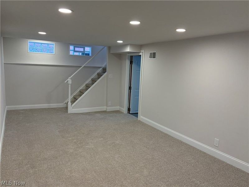 17012 Eldamere Avenue, Cleveland, OH 44128 Photo 27