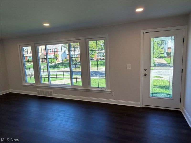 17012 Eldamere Avenue, Cleveland, OH 44128 Photo 3