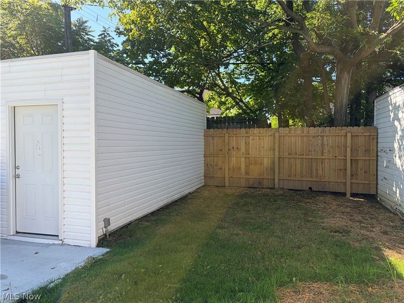 17012 Eldamere Avenue, Cleveland, OH 44128 Photo 32