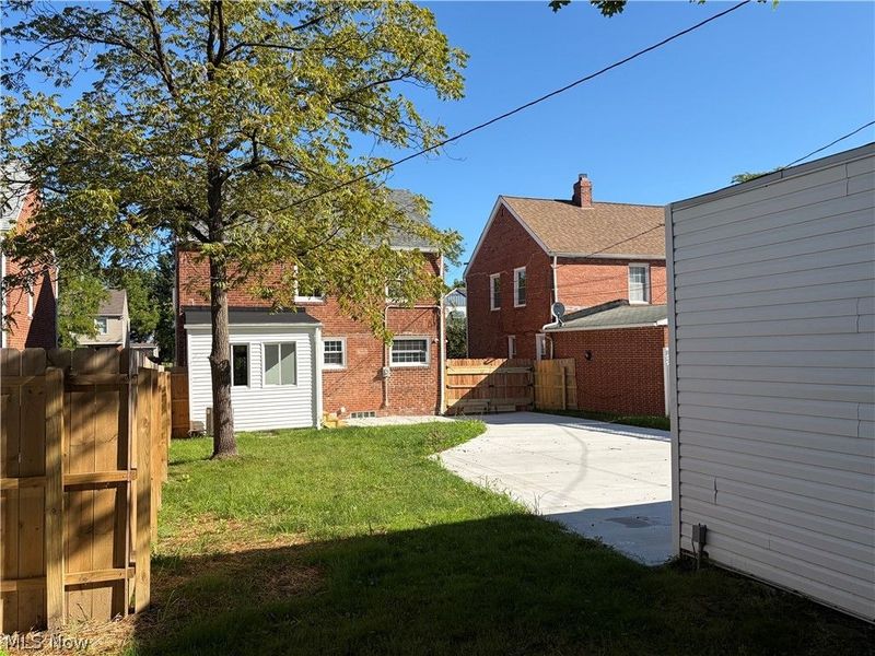 17012 Eldamere Avenue, Cleveland, OH 44128 Photo 33