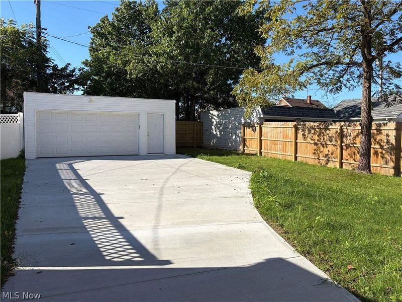 17012 Eldamere Avenue, Cleveland, OH 44128 Photo 34