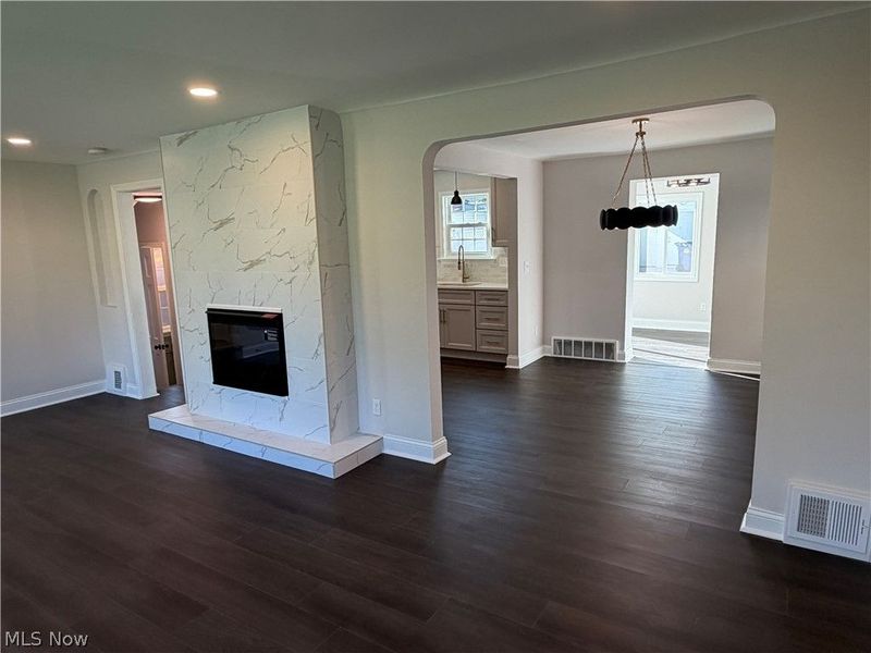 17012 Eldamere Avenue, Cleveland, OH 44128 Photo 7