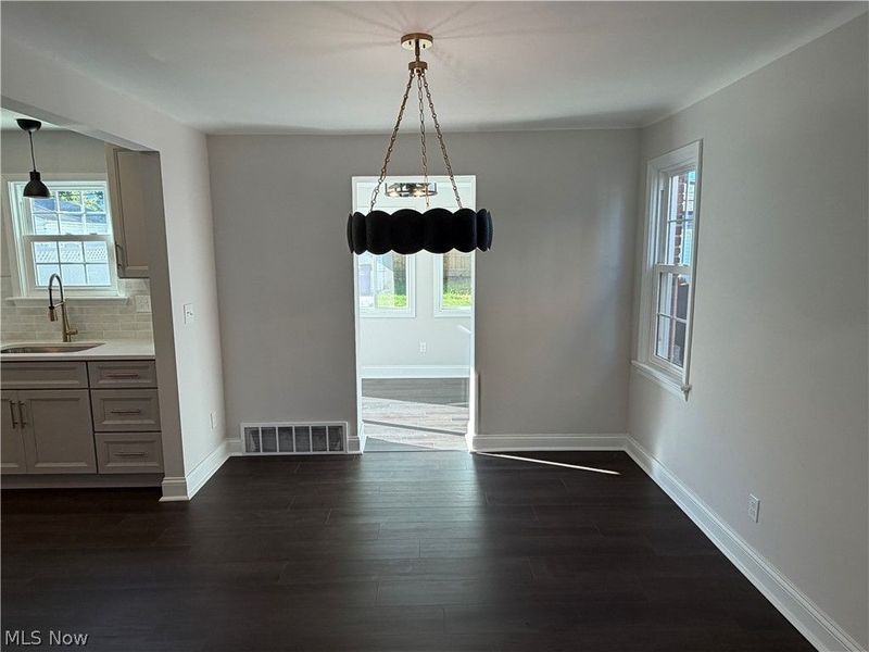 17012 Eldamere Avenue, Cleveland, OH 44128 Photo 8