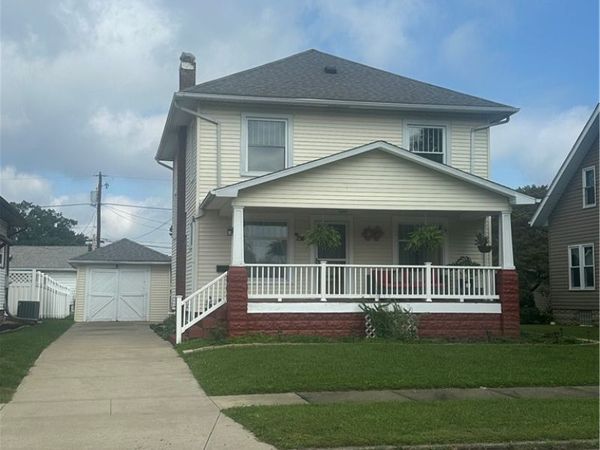 857 Baker Avenue NW, New Philadelphia, OH 44663