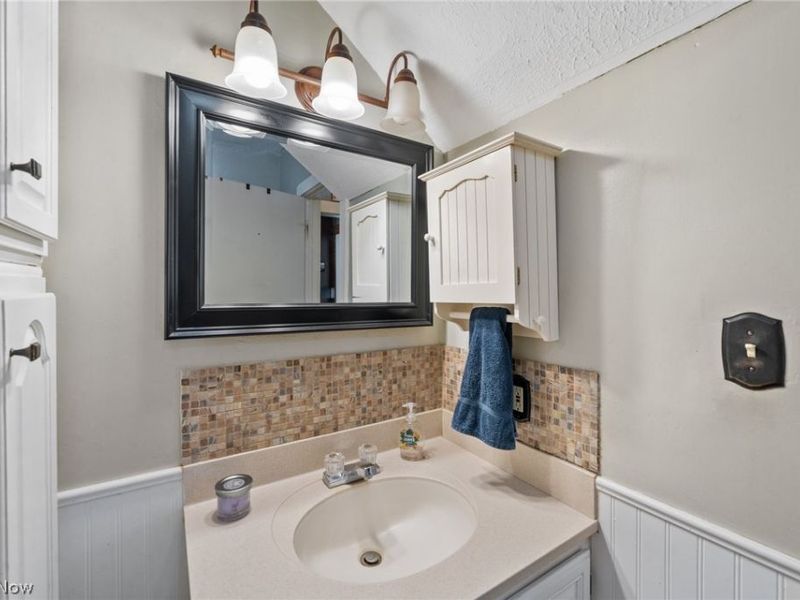3051 Perrydale Street NW, Uniontown, OH 44685 Photo 17
