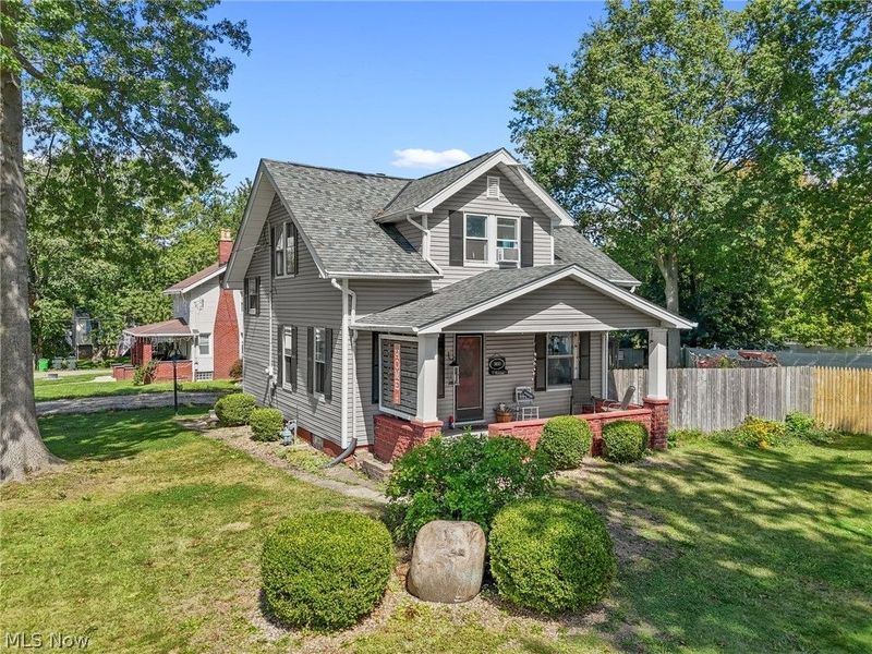 3051 Perrydale Street NW, Uniontown, OH 44685 Photo 2