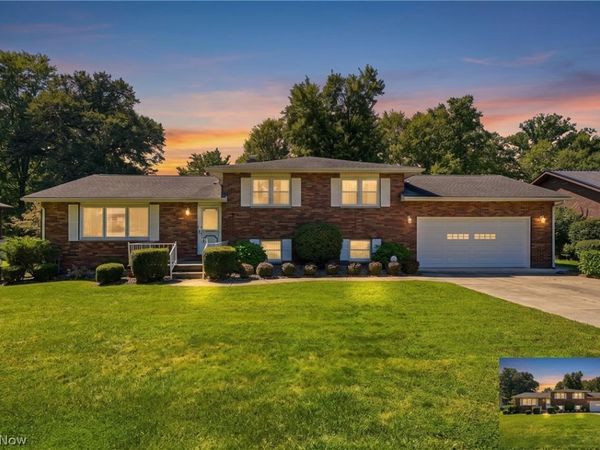 8 Sioux Trail , Girard, OH 44420