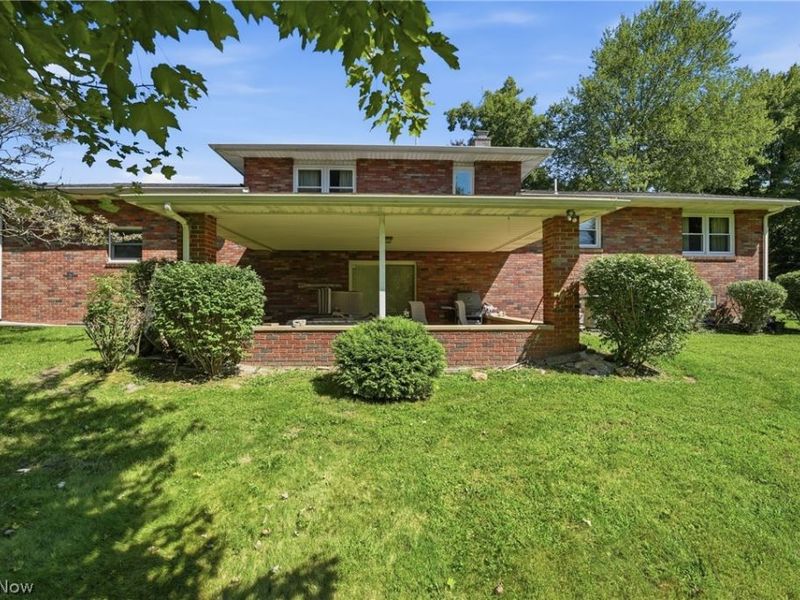 8 Sioux Trail, Girard, OH 44420 Photo 4
