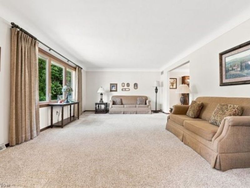 8 Sioux Trail, Girard, OH 44420 Photo 7