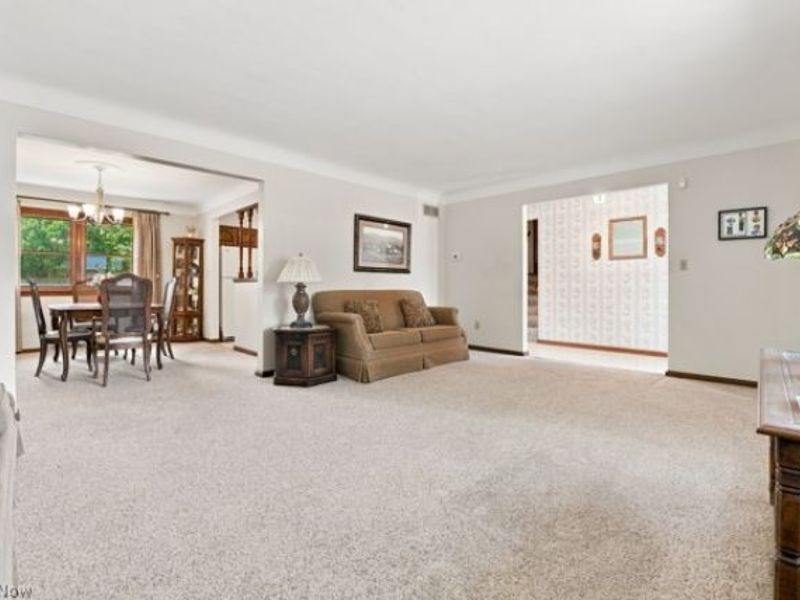 8 Sioux Trail, Girard, OH 44420 Photo 9