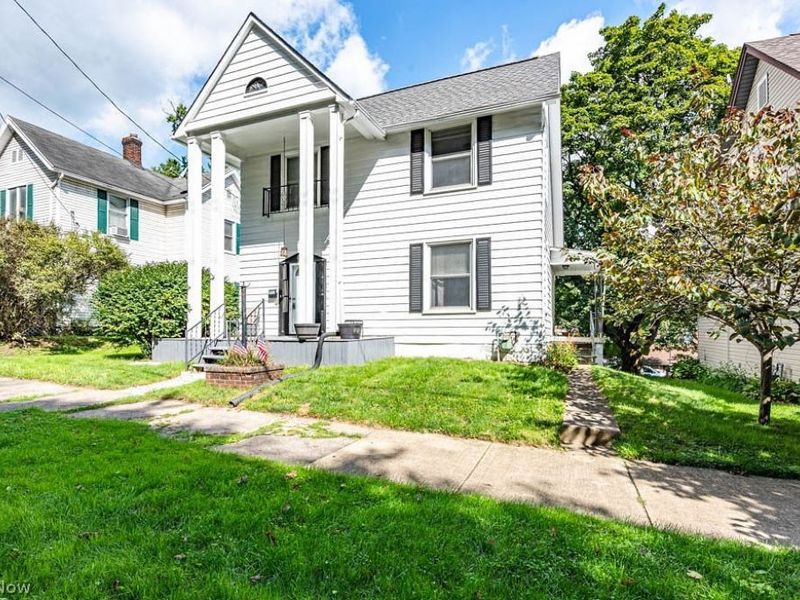 452 E Main Street, East Palestine, OH 44413 Photo 1