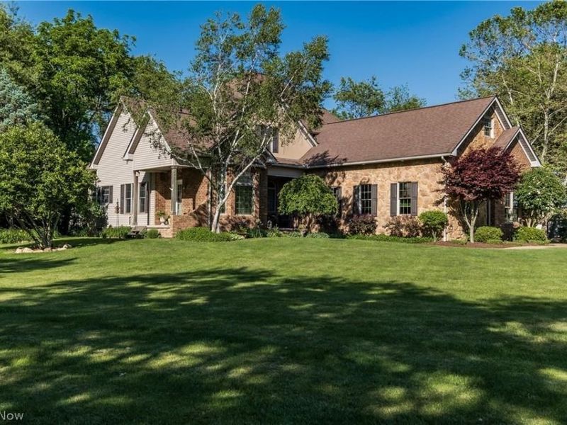 8955 Easton Street NE, Louisville, OH 44641 Photo 1
