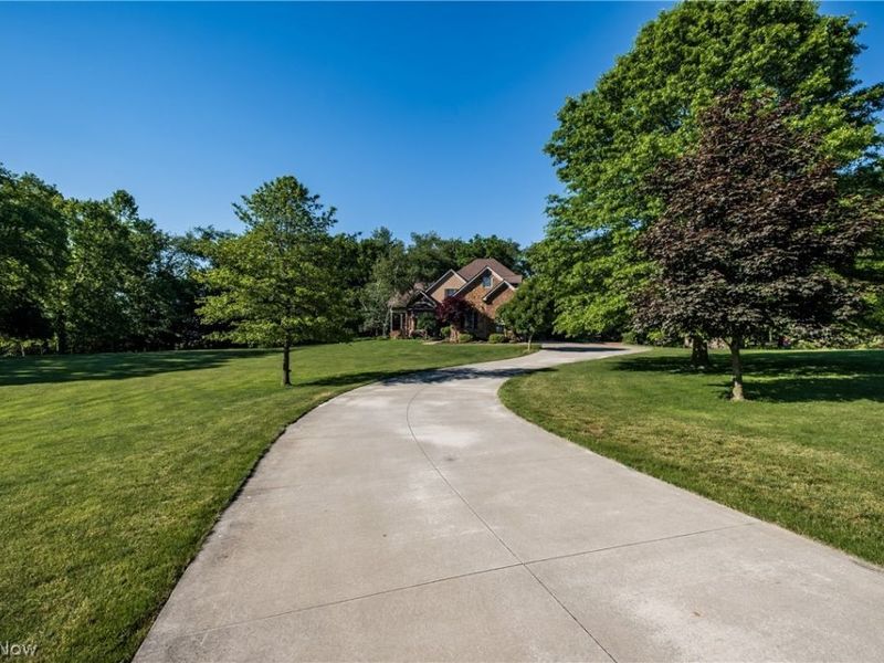 8955 Easton Street NE, Louisville, OH 44641 Photo 2