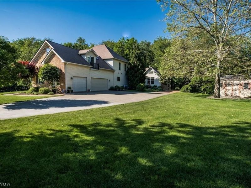 8955 Easton Street NE, Louisville, OH 44641 Photo 5