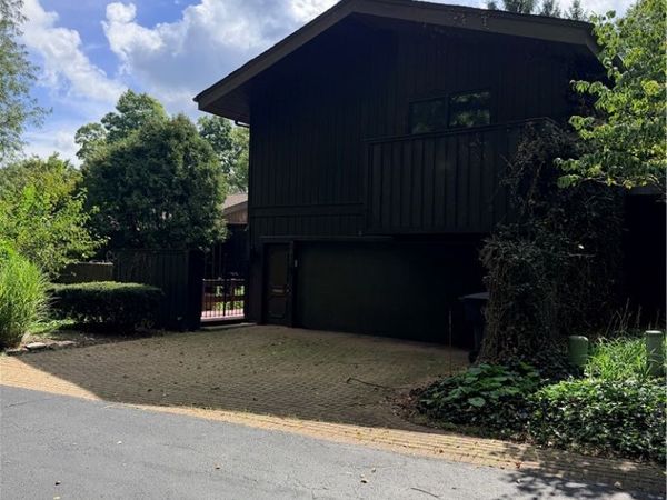 285 North Road NE, Warren, OH 44483