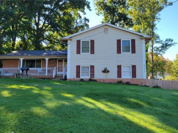 8524 Sleepy Hollow Drive NE, Howland, OH 44484