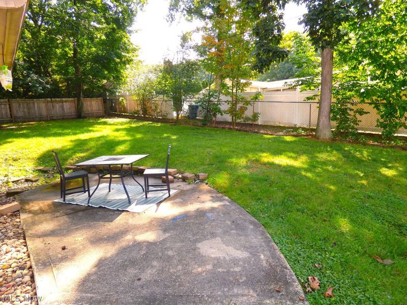 8524 Sleepy Hollow Drive NE, Howland, OH 44484 Photo 33