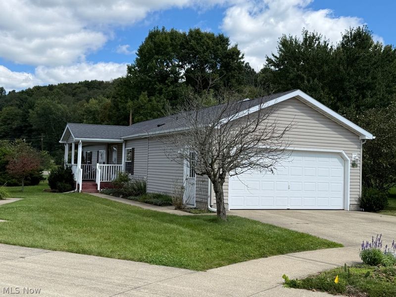 223 NW Polaris Drive, Dover, OH 44622 Photo 1