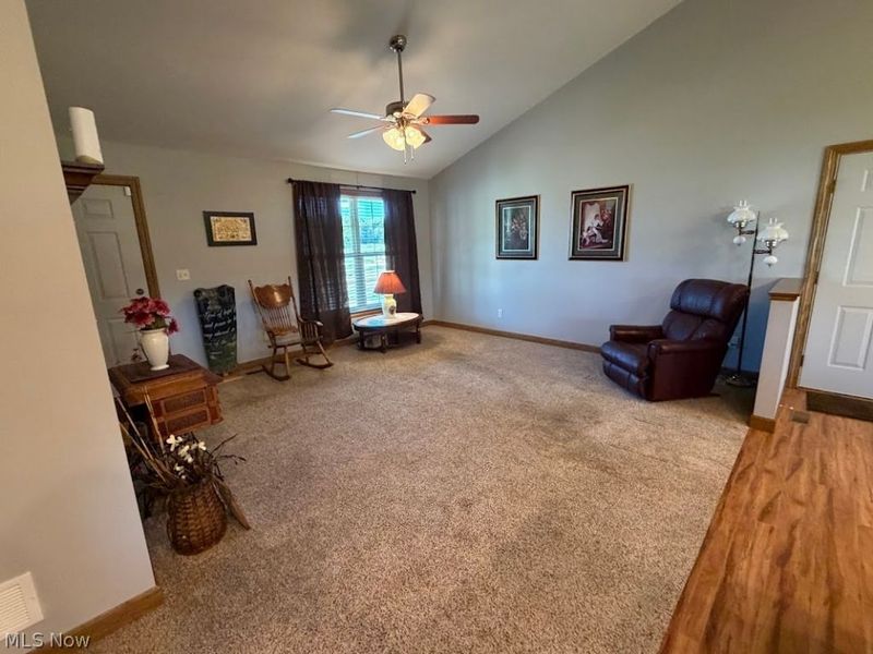 324 Gasser Circle SE, New Philadelphia, OH 44663 Photo 9