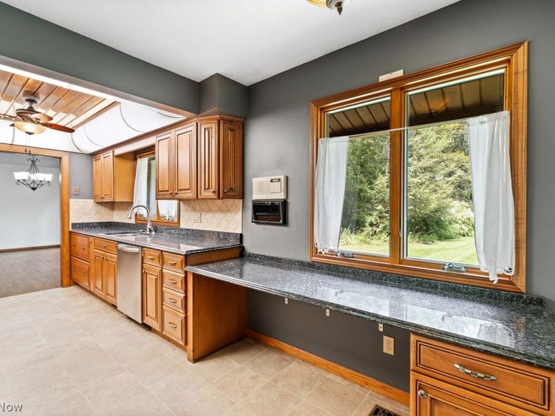 3720 Orion Street NW, North Canton, OH 44720 Photo 10