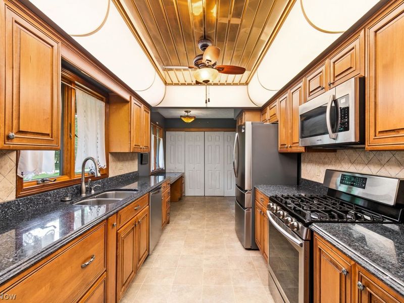 3720 Orion Street NW, North Canton, OH 44720 Photo 8