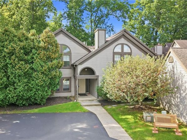 3810 Northwoods Court NE, Unit 1, Warren, OH 44483