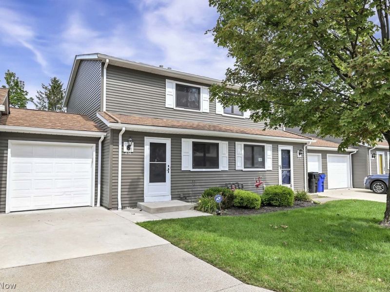 856 Gino Lane, Cleveland, OH 44109 Photo 1