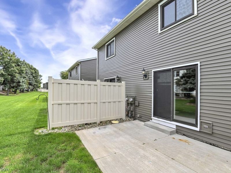 856 Gino Lane, Cleveland, OH 44109 Photo 10