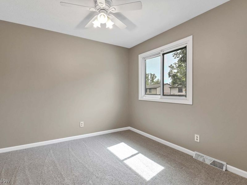856 Gino Lane, Cleveland, OH 44109 Photo 28