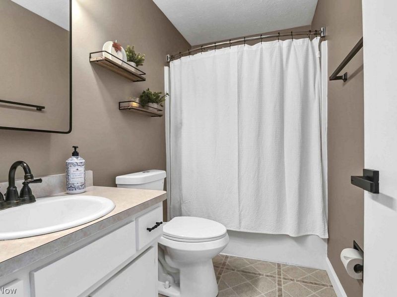 856 Gino Lane, Cleveland, OH 44109 Photo 30