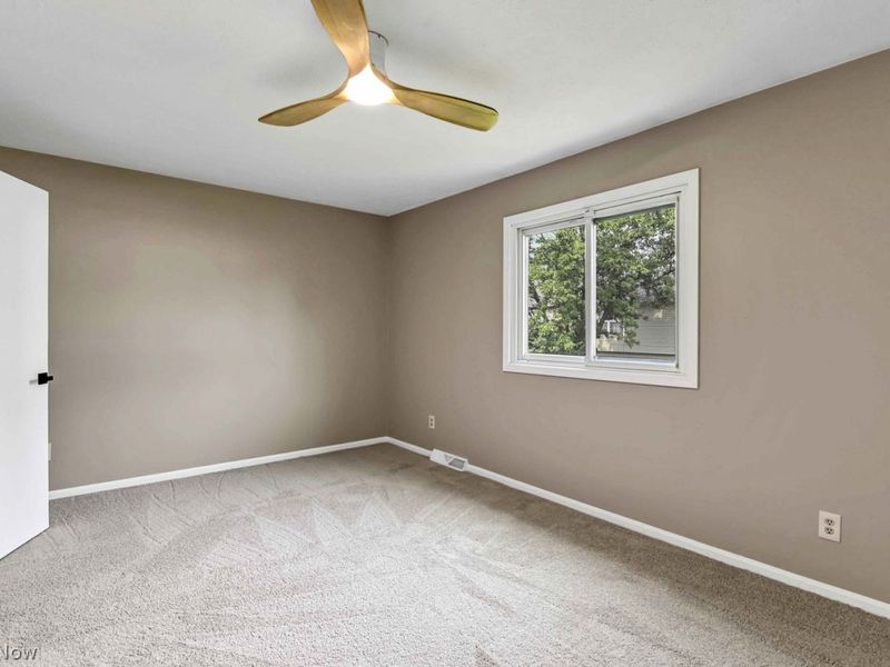 856 Gino Lane, Cleveland, OH 44109 Photo 33