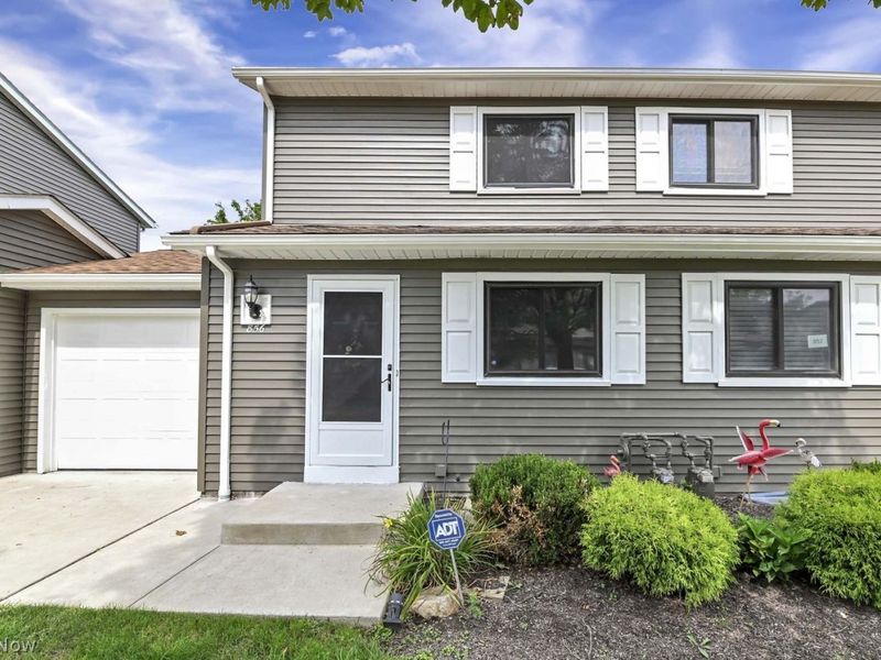 856 Gino Lane, Cleveland, OH 44109 Photo 4