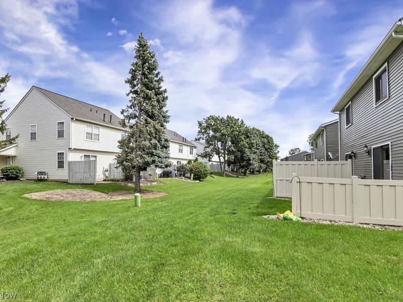 856 Gino Lane, Cleveland, OH 44109 Photo 6