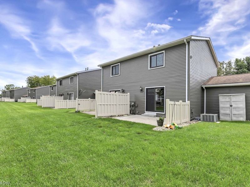 856 Gino Lane, Cleveland, OH 44109 Photo 7