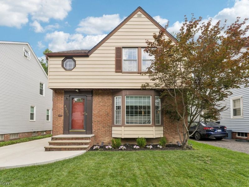 4305 Groveland Road, University Heights, OH 44118 Photo 1